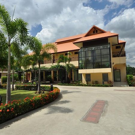 Maeklong Marina Resort Ratchaburi Exterior photo