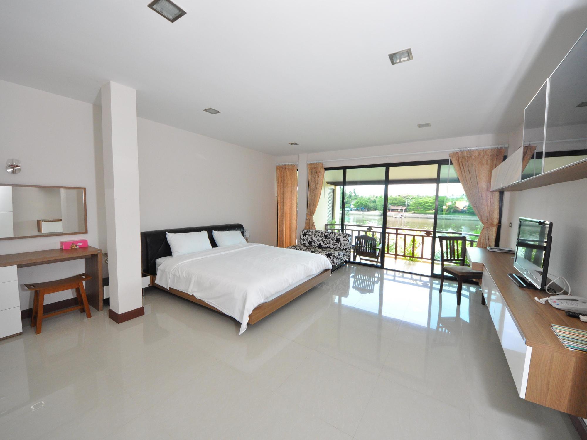 Maeklong Marina Resort Ratchaburi Exterior photo